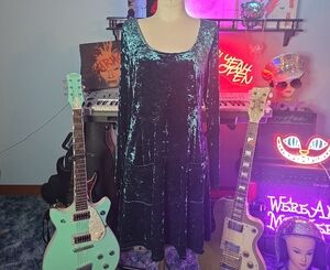 Moda Velvet Midi Dress in Teal